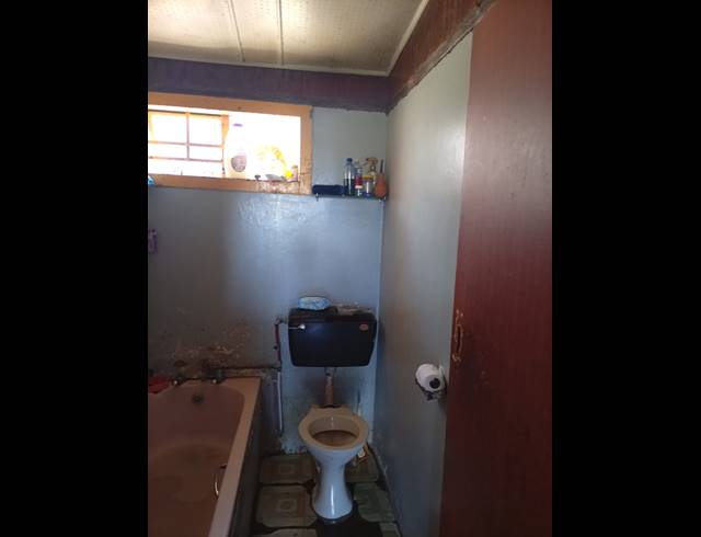 2 BEDROOM HOUSE FOR SALE IN UMLAZI Z